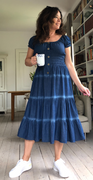 Kjole med rund hals og smukke ærmer denim m. tie-dye LikeLondon