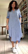 Ibi stribet kjole med lommer og træknap denim LikeLondon