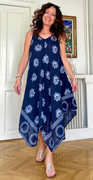 Anja bomuldskjole med blomster navy LikeLondon