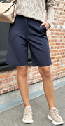 Emily shorts med bæltestropper og lommer navy